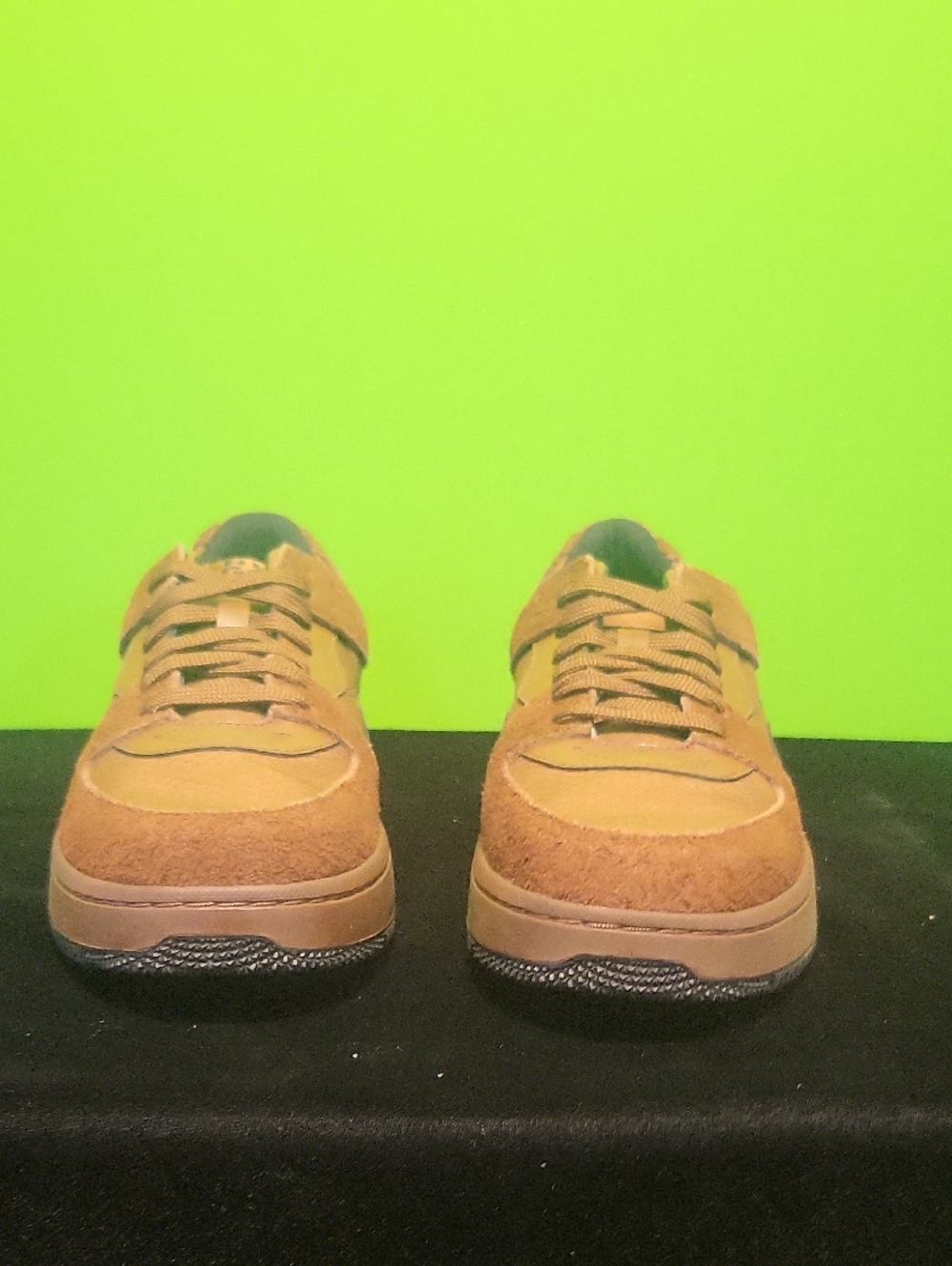 Hugo Men's  Kieran Tenn   Suede Sneakers Size 9